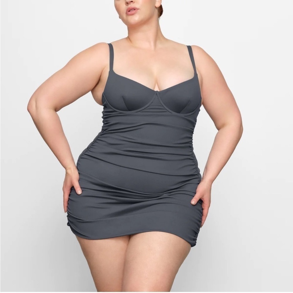 SKIMS Sculpting Swim Ruched One Piece Swimsuit in Gunmetal Size XXS SKU:11R-14R